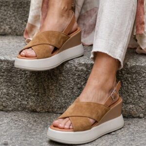 braon kožne sandale sa belim đonom