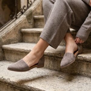 bueno ženske sive mokasine