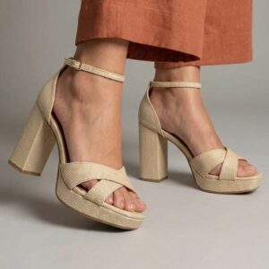 bež žesnke sandale na visoku blok štiklu