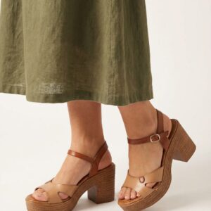 tamno bež ženske sandale na debelu petu