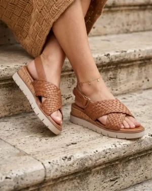 Konjak kožne ženske sandale Tamaris 28251-44