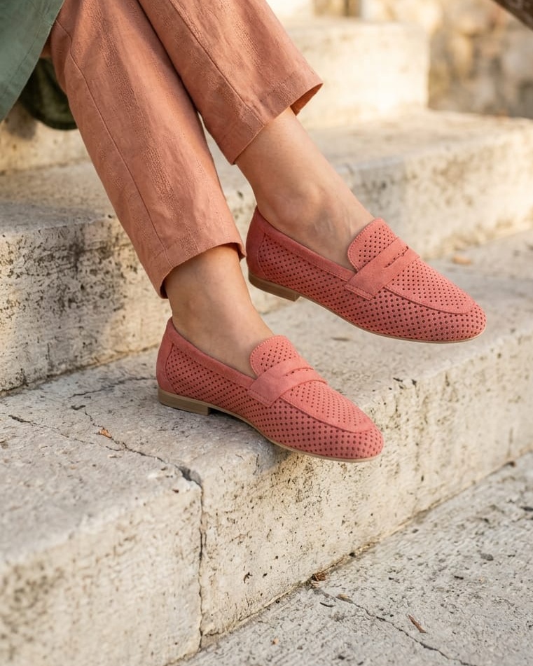 Roze ženske kožne mokasine rupičaste Invento S260604