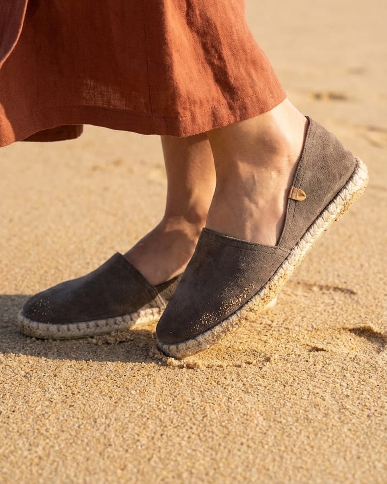 Tamno bež ženske kožne espadrile Carmen ash