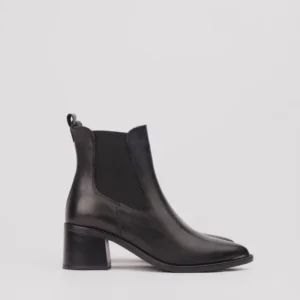 Crne ženske kožne čizme na špic Tamaris 25301-45 Black leather