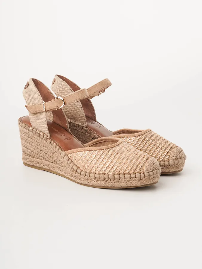 Zlatne ženske sandale na platformu 29610-42
